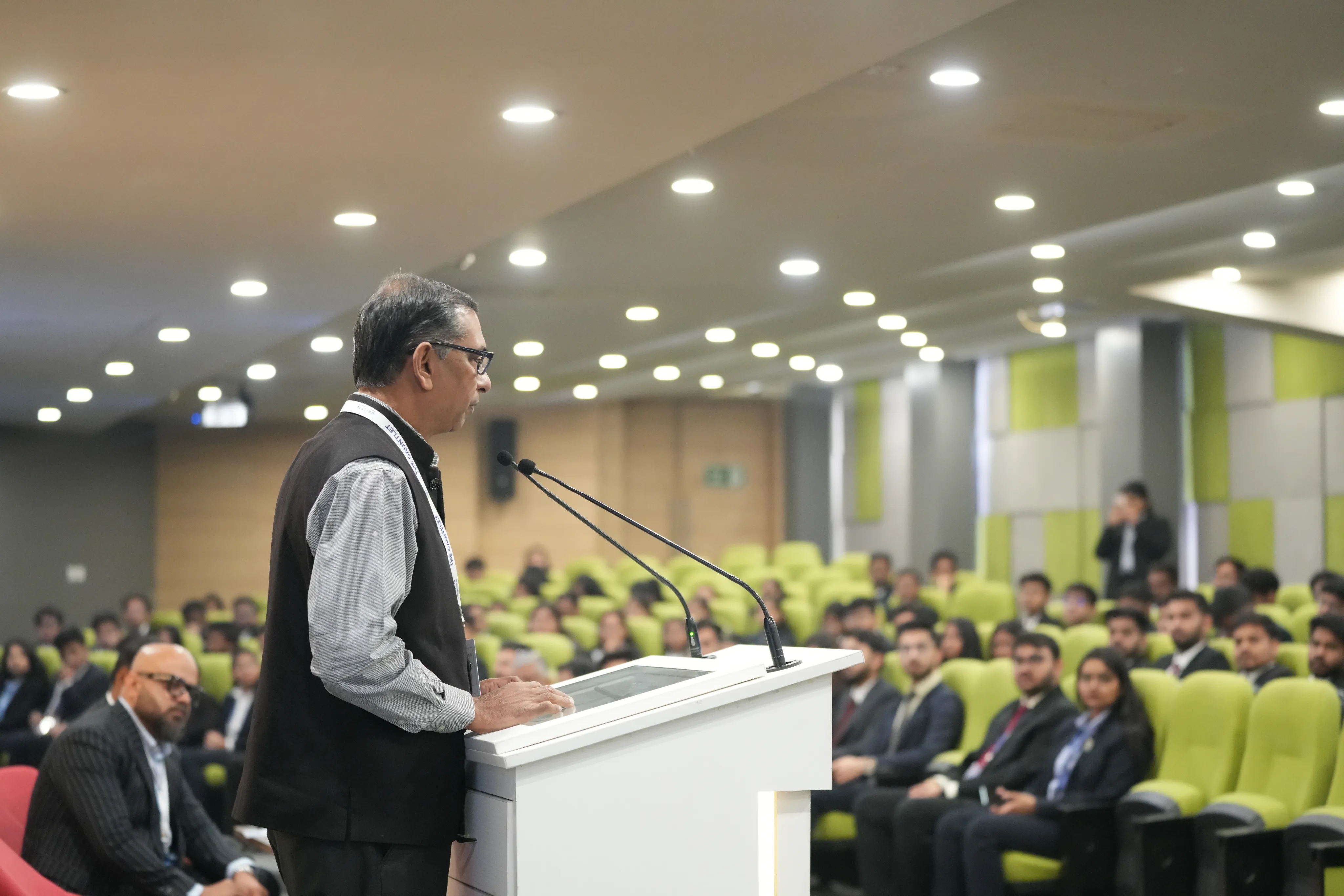 Glimpses of Crest, 2025