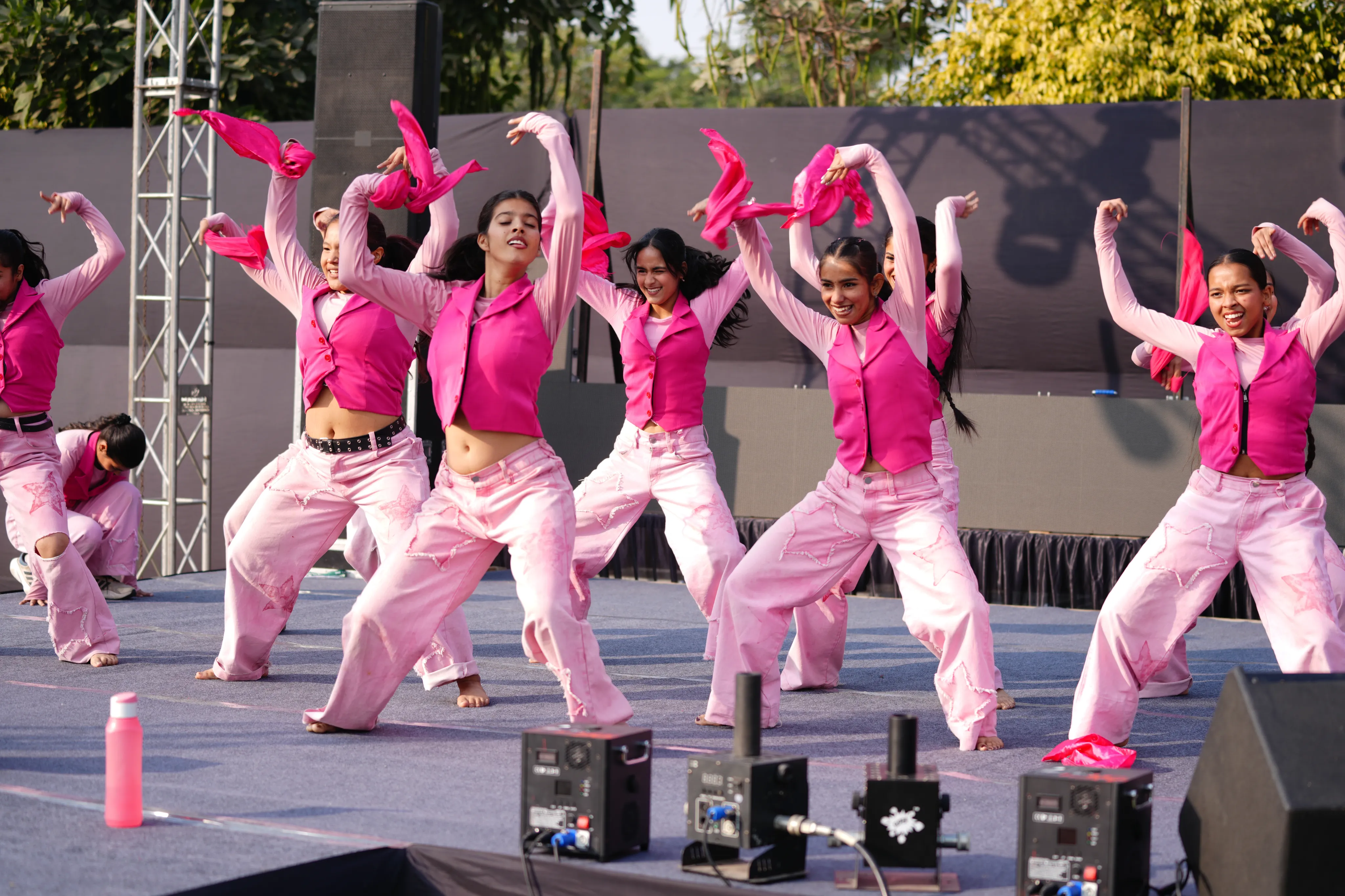 Glimpses of Crest, 2025