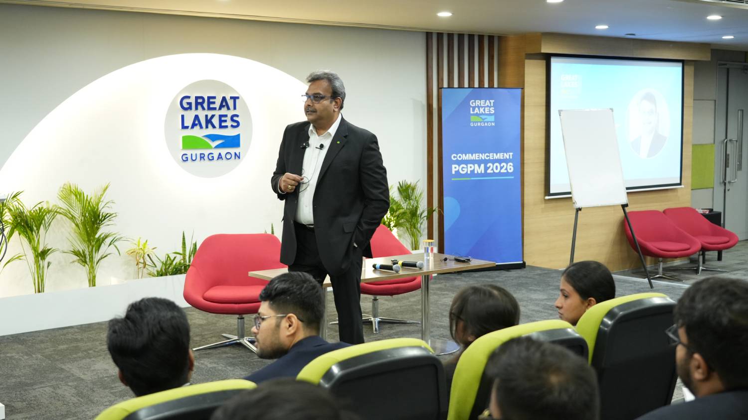 How Young Professionals Can Navigate Their Careers Wisely in Today’s Evolving Industry Landscape?